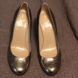 VEUC Kate Spade Gold Faux Snakeskin Pump Size 8.5